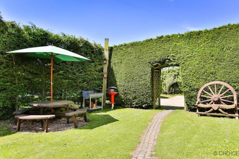 Zahrada ubytování SAUNTON SANFIELD GRANGE 10 Bedrooms