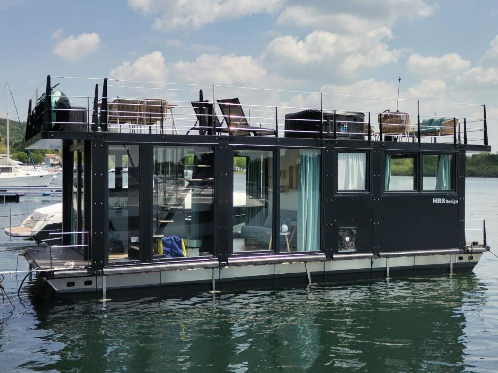 La Dolce Vita House Boat, Lisanza – Prezzi aggiornati per il 2023