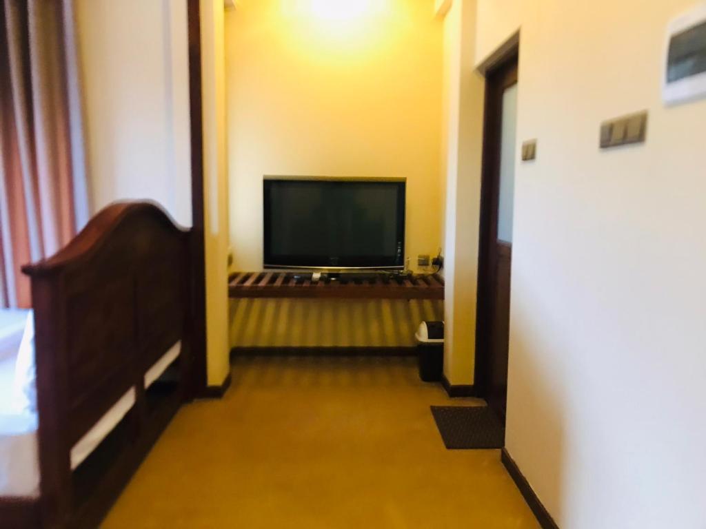 TV a/nebo společenská místnost v ubytování Misty Villas