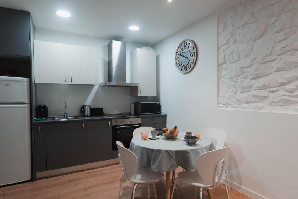 Kuchyňa alebo kuchynka v ubytovaní Apartamento Zurriola by SanSe Holidays