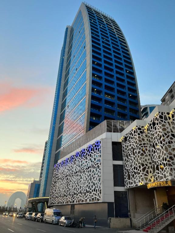 Alison Hotel - отзывы и видео