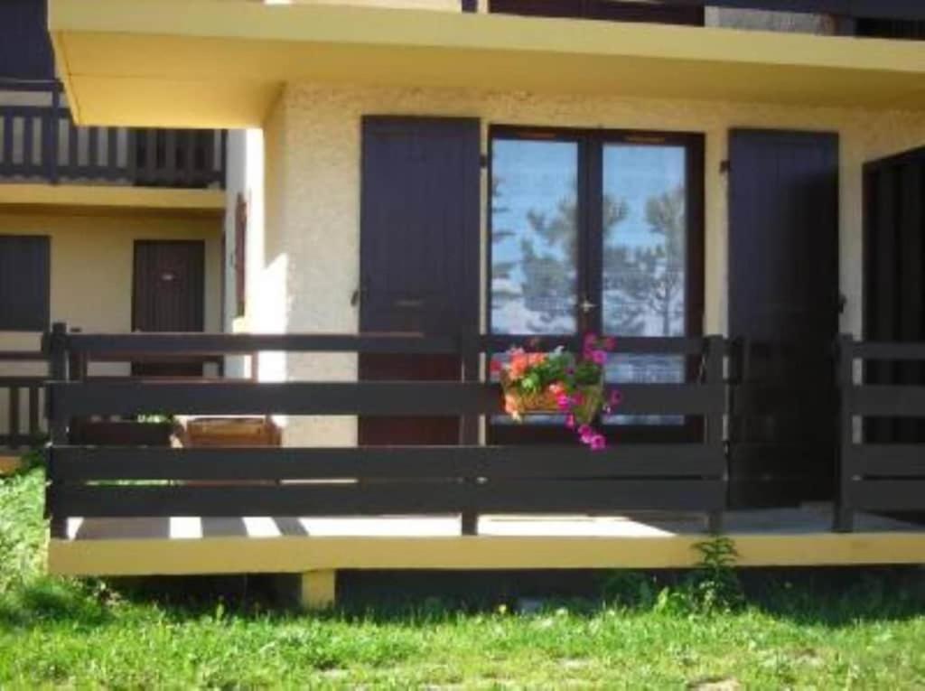 Vonkajšia záhrada v ubytovaní studio 4 couchages, pied des pistes