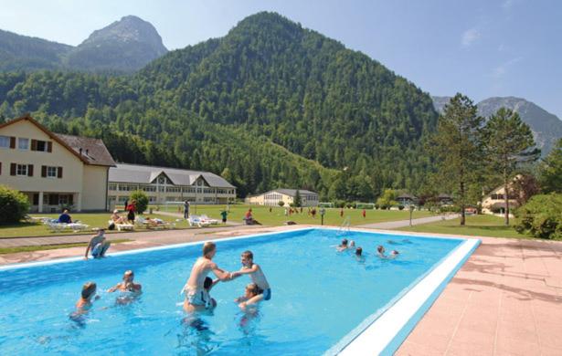 Nespecifikovaný výhled na hory nebo výhled na hory při pohledu z hostelu