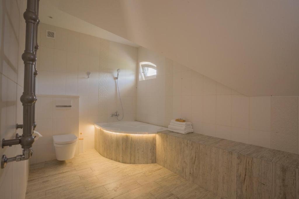 Kúpeľňa v ubytovaní Dwór i Dworek Leszczowate Wellness & Spa