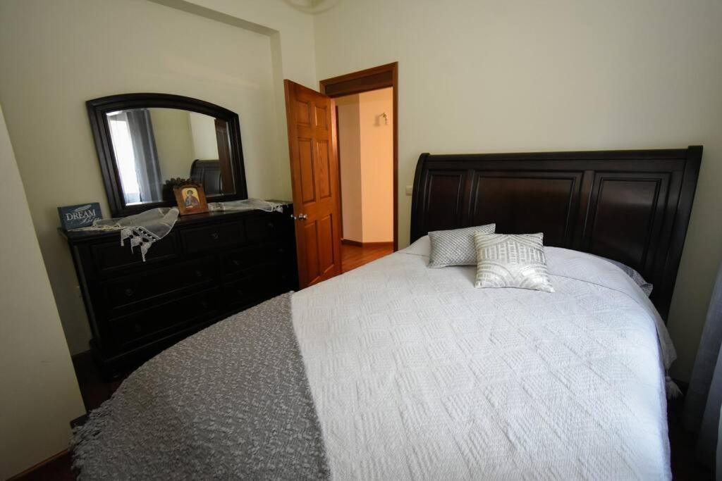 Posteľ alebo postele v izbe v ubytovaní Vlihadia Bay Luxury Villa