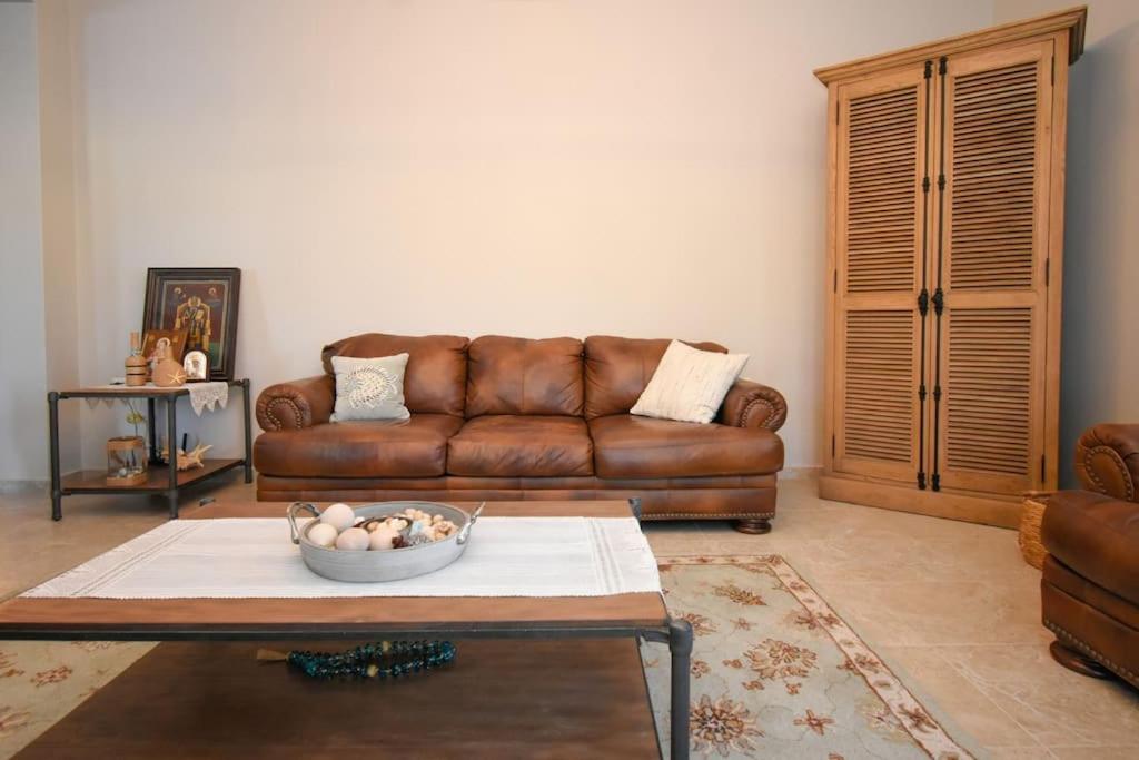 Posedenie v ubytovaní Vlihadia Bay Luxury Villa