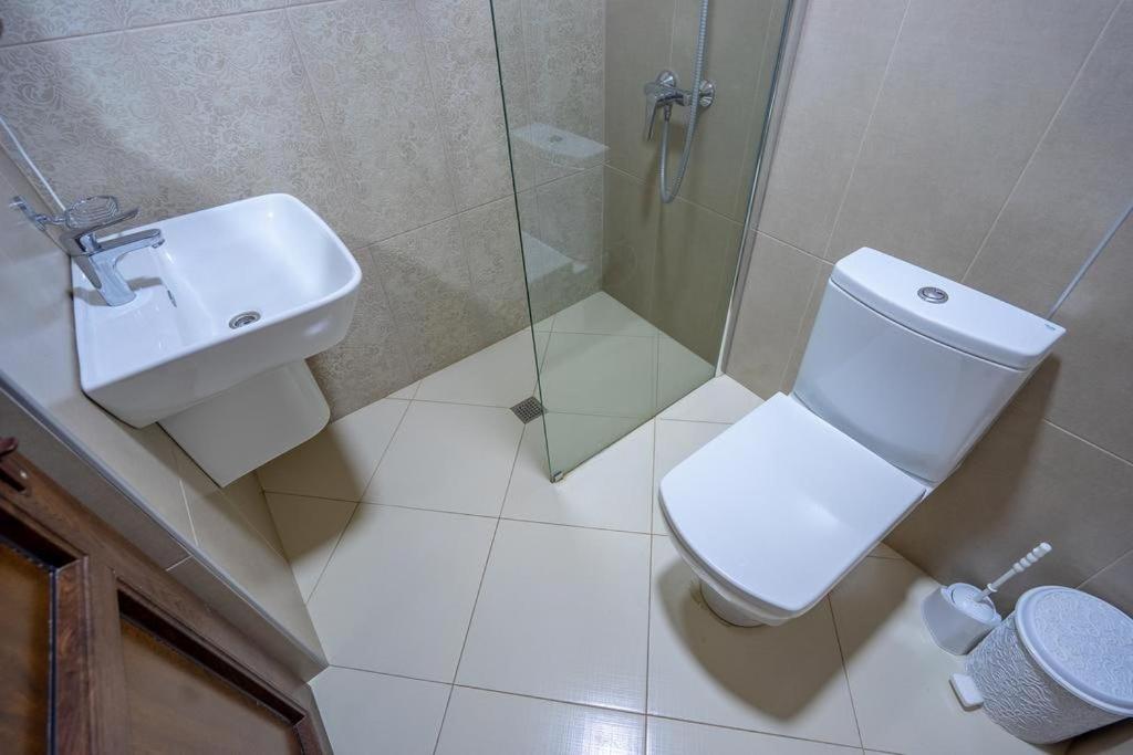 Koupelna v ubytování Hotel David Zhorzholiani