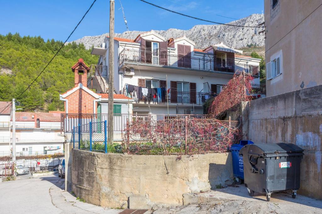 Fotografia z galérie ubytovania Apartments with a parking space Dugi Rat, Omis - 11443 v Dugi Rat