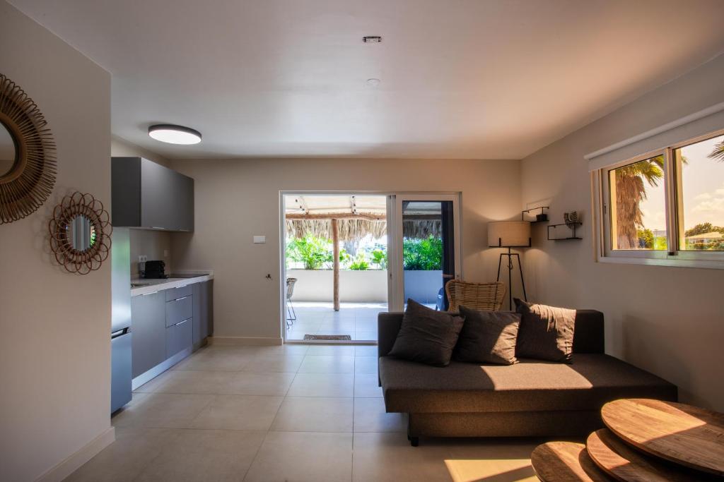 Kuchyň nebo kuchyňský kout v ubytování JT Curacao Apartments