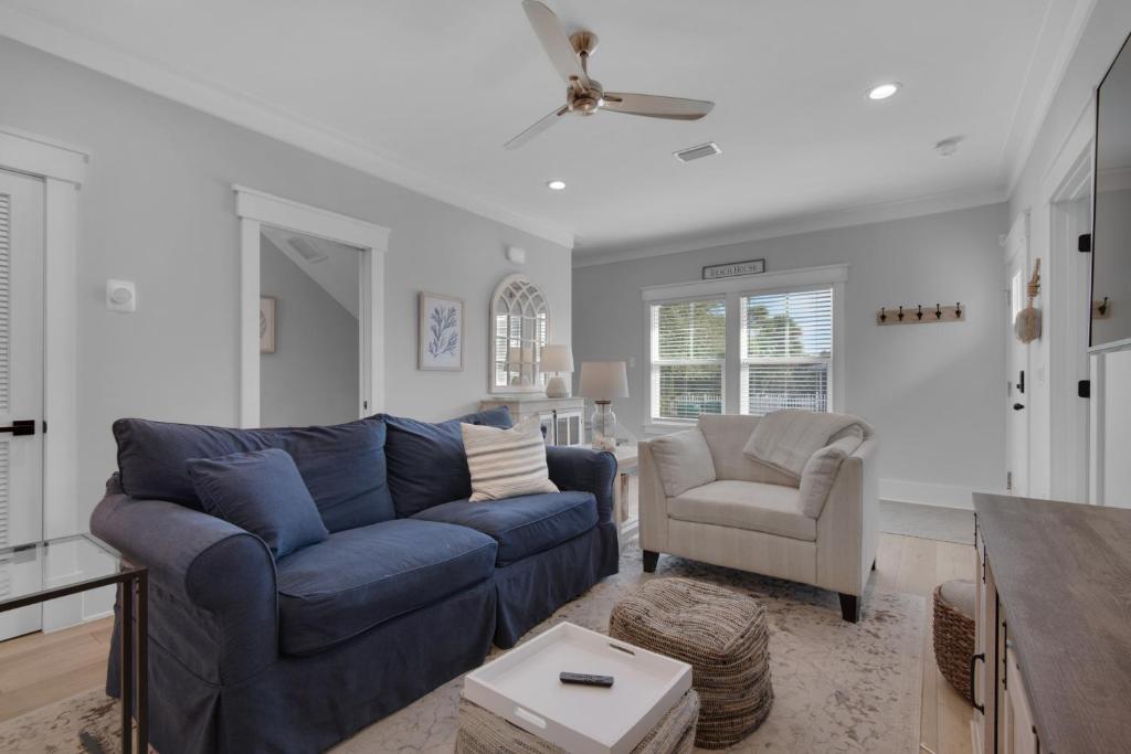 Golf Cart, 3 King Beds, Covered Rooftop Area, Half Mile to Beach! - Maison De Trois Chambres