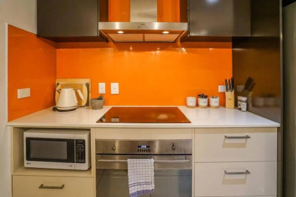 Cucina o angolo cottura di ZEN CENTRAL Ambient 3BR Apt in the Heart of Darwin