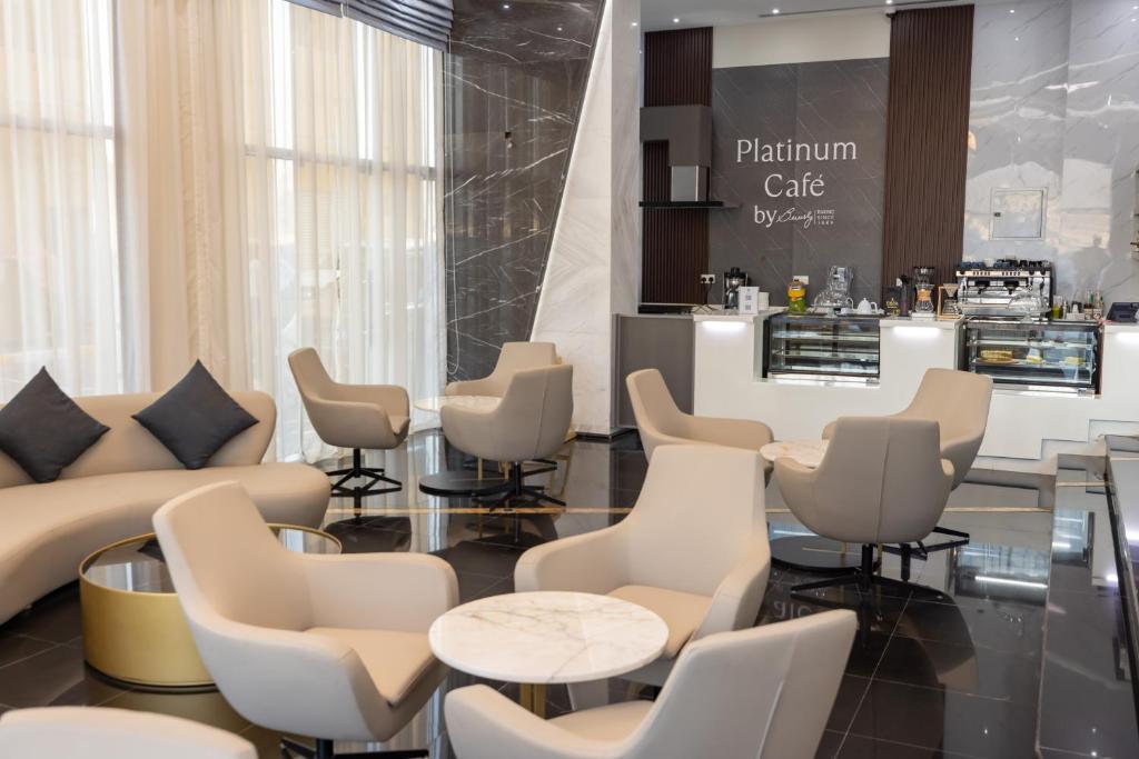 Posezení v ubytování Platinum Coast Hotel Apartments