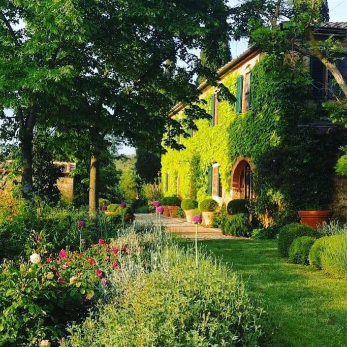 La Fornace. Stunning country house and grounds, Montalcino (updated