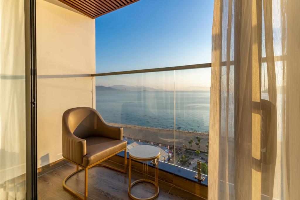 Phòng Senior Deluxe Nhìn Ra Biển