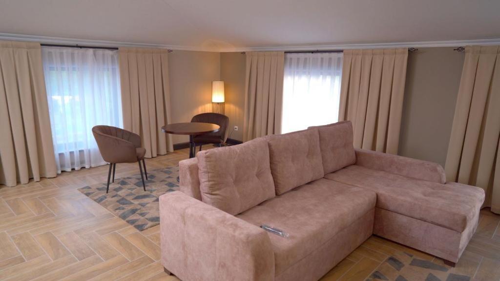 Edem Hotel Shymkent - Twee Slaapkamers Appartement