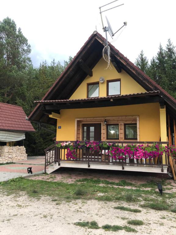 Budova, kde se prázdninový dům nachází