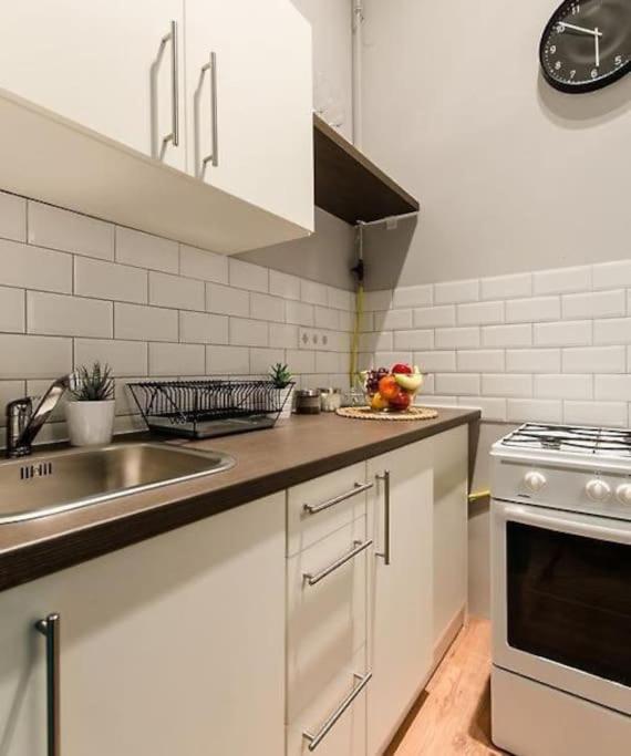 Kuchyňa alebo kuchynka v ubytovaní Blue Lotus Apartment T50