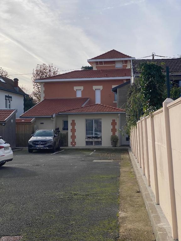 Budynek, w którym mieści się apartament