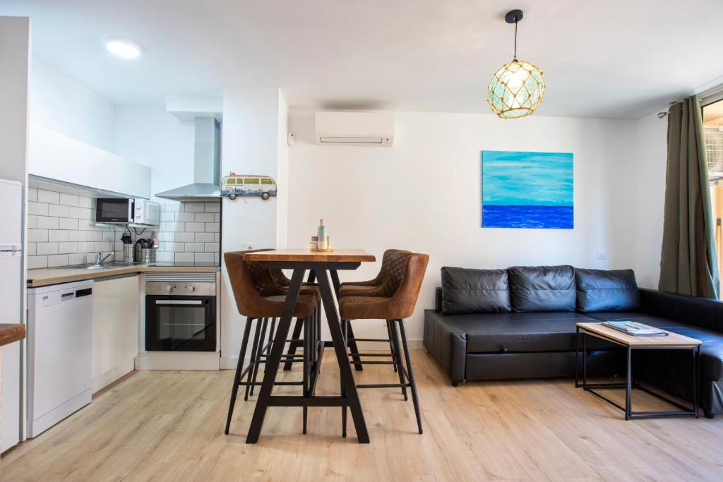 Kuchyň nebo kuchyňský kout v ubytování 1002 Precioso apartamento a 250 m de la playa by homeselectspain