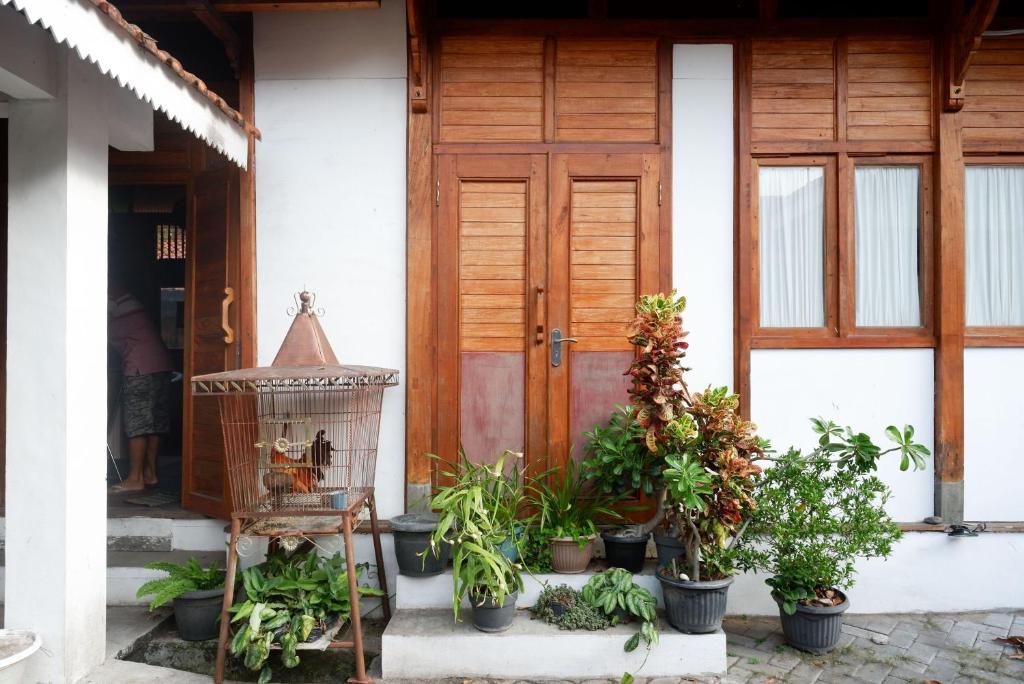 Zahrada ubytování RedDoorz Syariah near Plengkung Gading 2