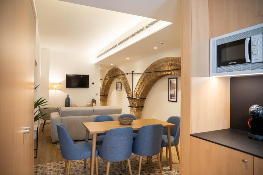 nQn Aparts & Suites Sevilla - 1