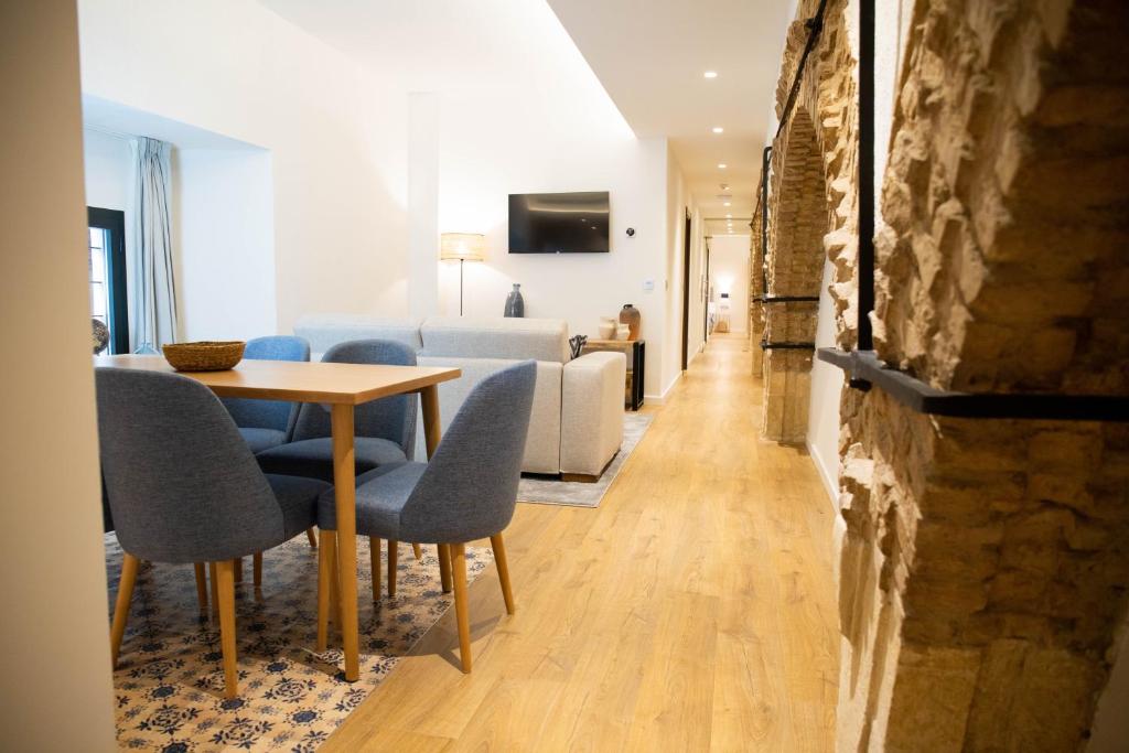 nQn Aparts & Suites Sevilla - 10