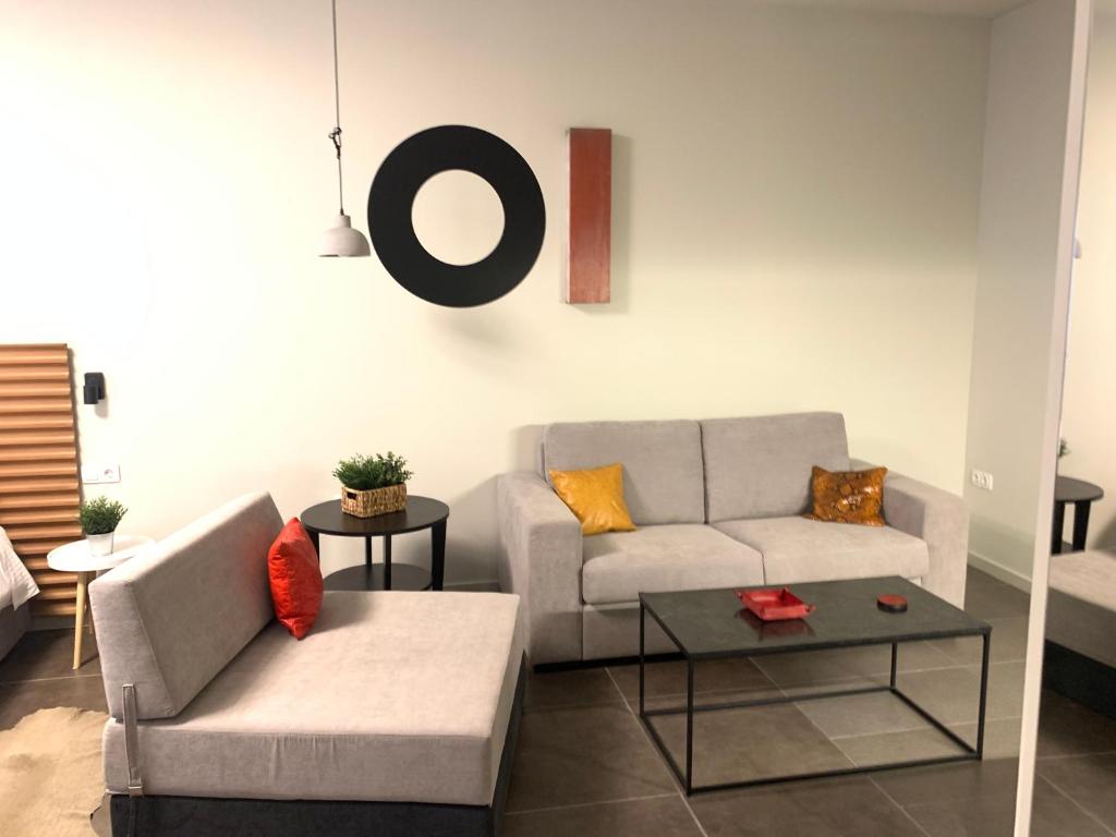 Posedenie v ubytovaní M17 Studios & Suites in the Heart of Athens