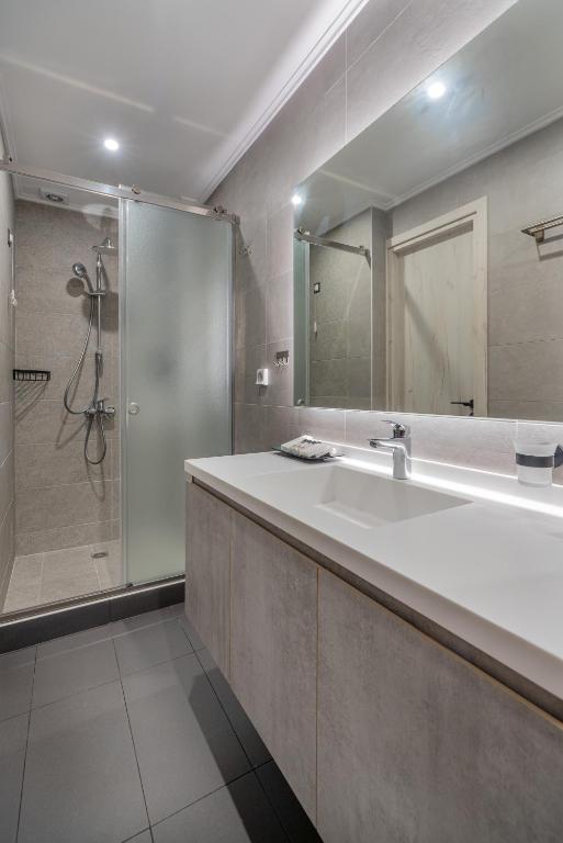 A bathroom at Exarchia House Project