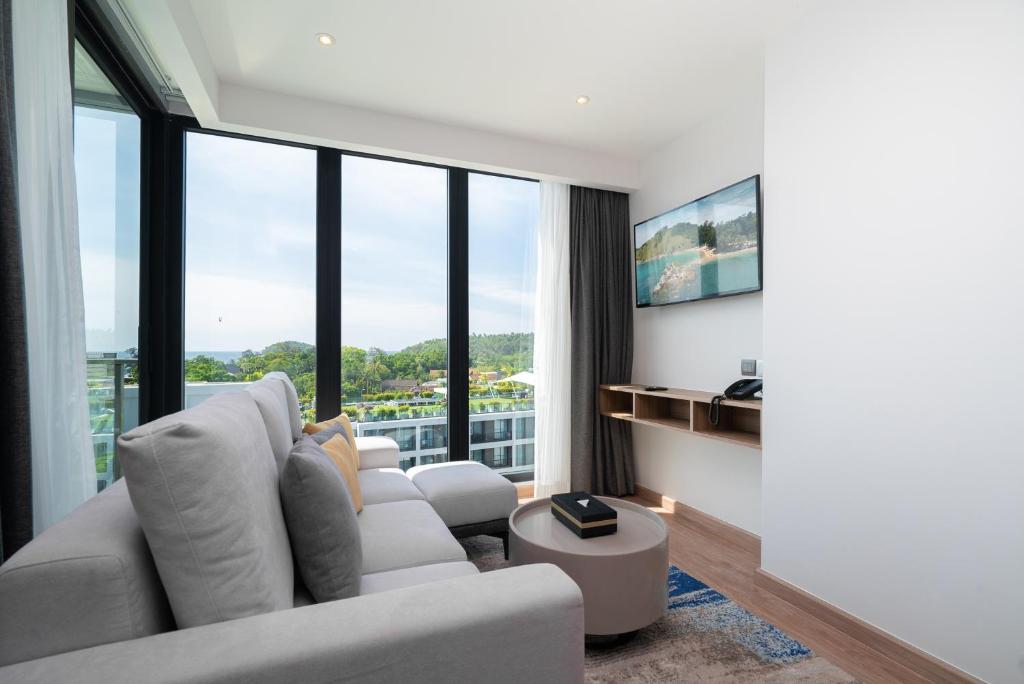 
Two-Bedroom Deluxe Suite
