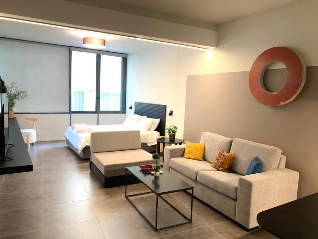 Posedenie v ubytovaní M17 Studios & Suites in the Heart of Athens