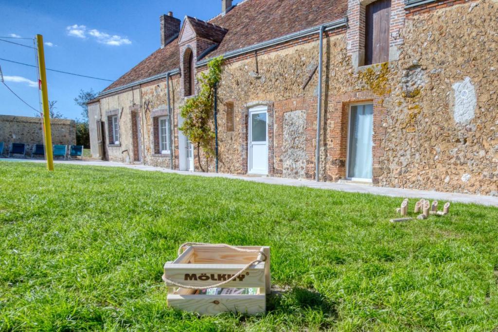 Fotografia z galérie ubytovania So Villa La Girardiere 28 - Heated pool - Basket - Jacuzzi - 2h Paris - 30 beds v destinácii La Loupe