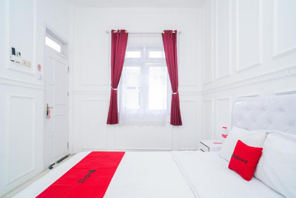 RedDoorz Syariah at Aura Homestay - Chambre Double Standard