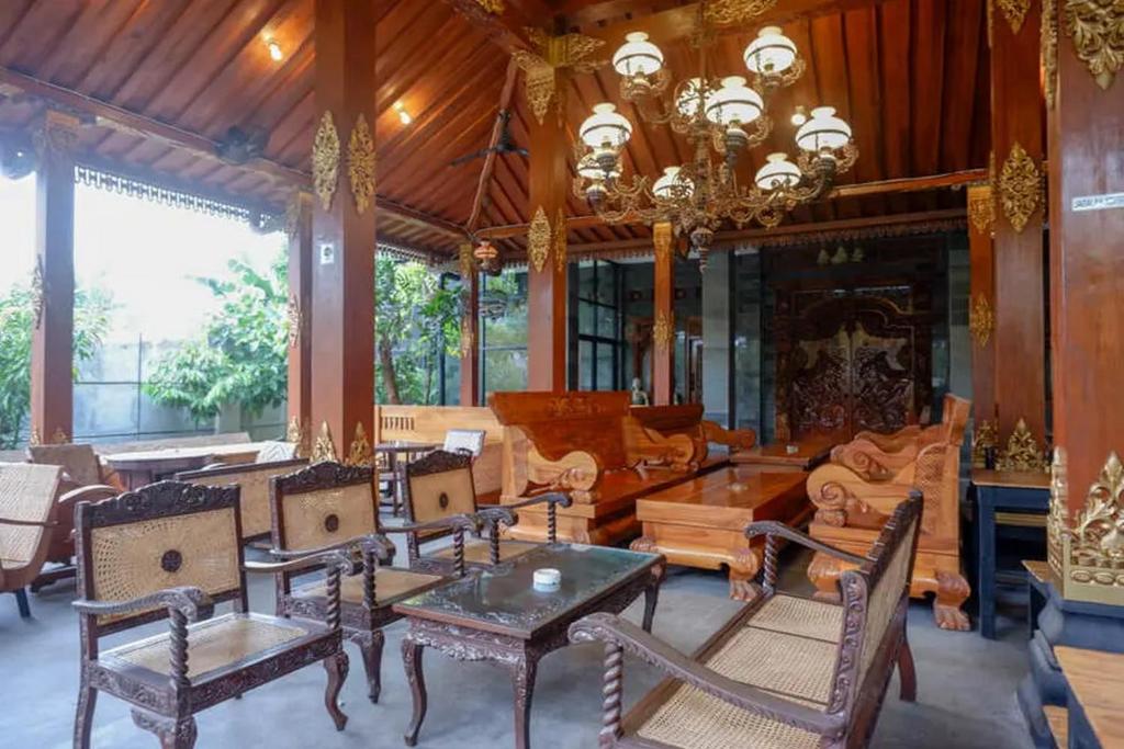 Area soggiorno di Griya Mataram Kotagede Mitra RedDoorz