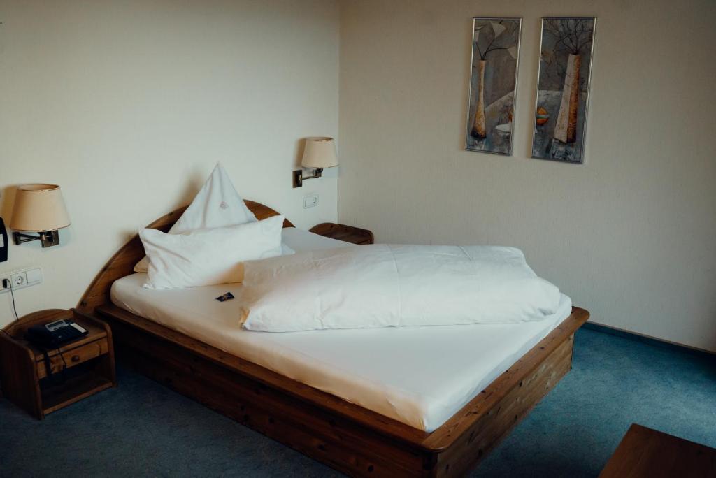 Hotel Krone - Single Room With Balcony