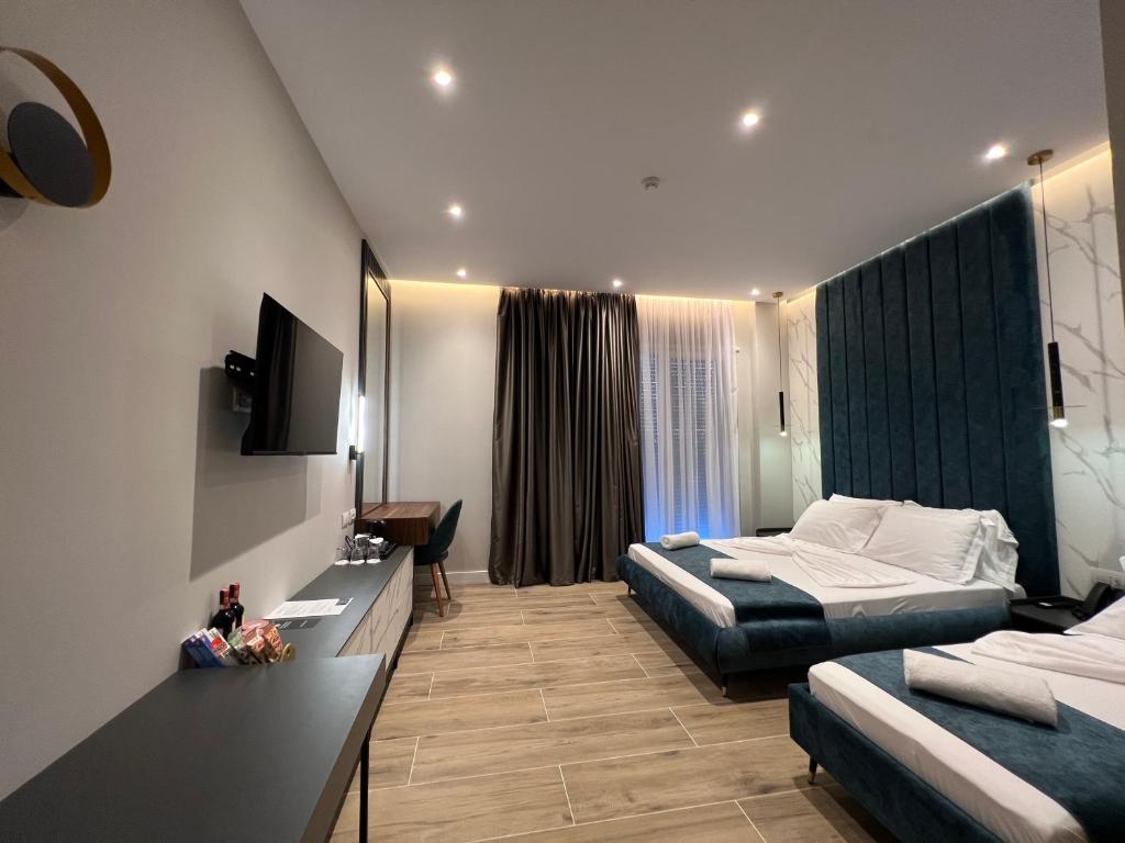 Domus Hotel & Apartments - Image 4