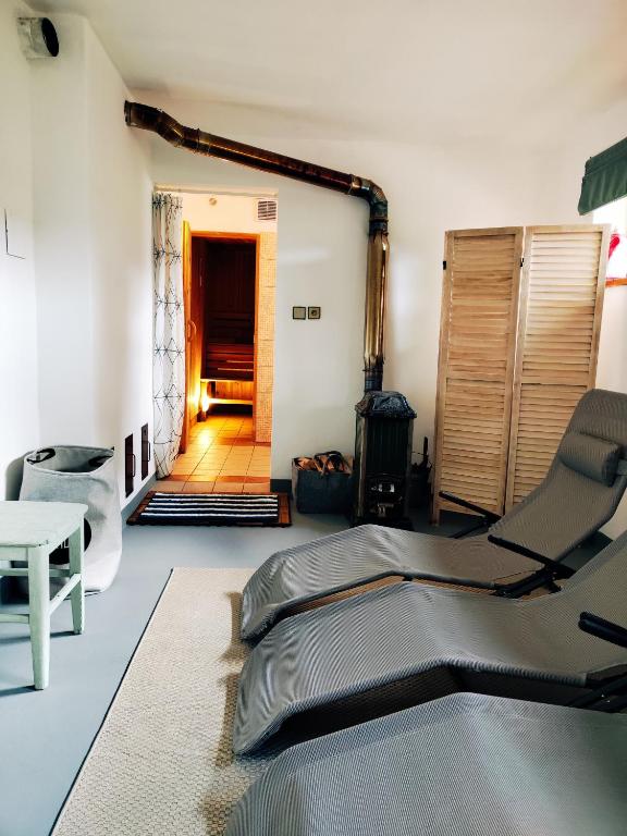 Posedenie v ubytovaní Chalupa Nad Lipou - Čičmany, turistika, sauna, krb