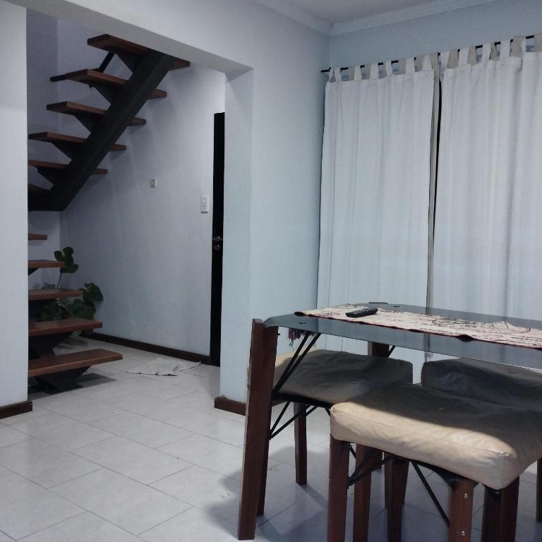 LAS ROSAS- Centro de Federación- 3 cuadras de la playa- Solo con seña - Maisonette的天气