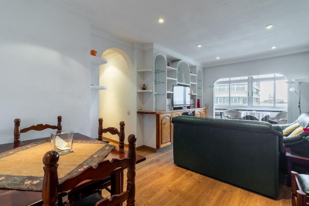 A kitchen or kitchenette at Flatguest Carvajal