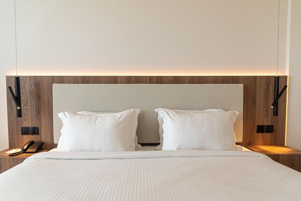 Grecian Sands Hotel - 優れた部屋内面図