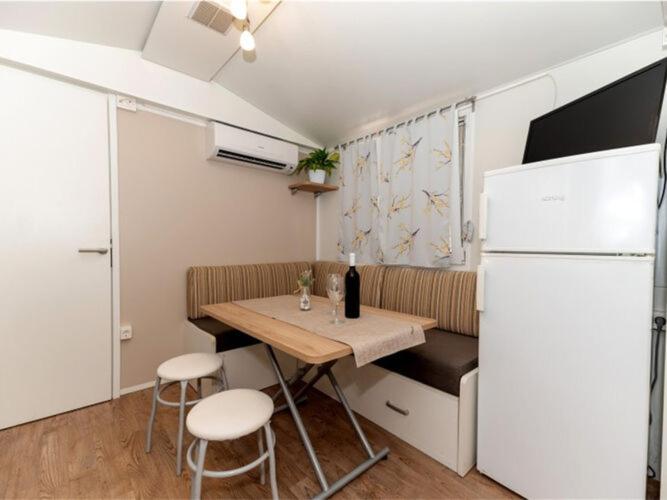 Fotografia z galérie ubytovania Mobile homes Camping Kozarica in Pakostane v Pakoštane