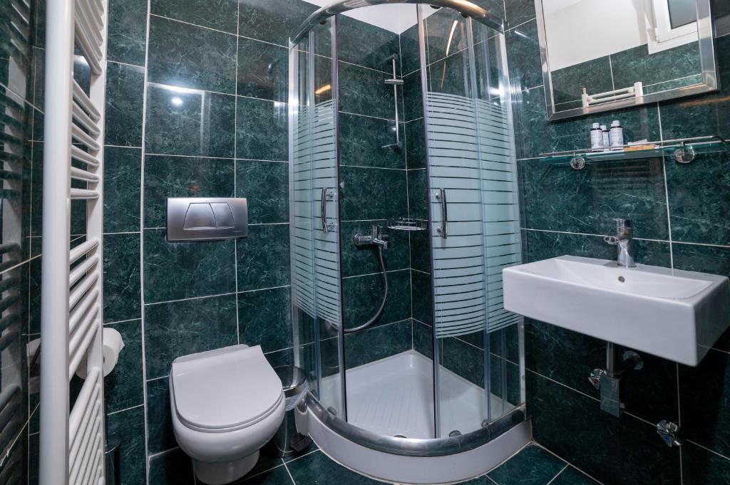 Un baño de Brettania Hotel