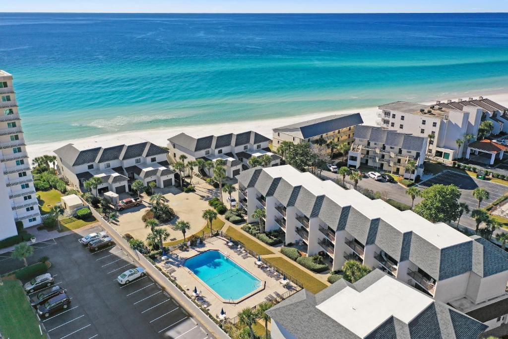 30A Emerald Hill Beach Resort by Panhandle Getaways, Santa Rosa Beach