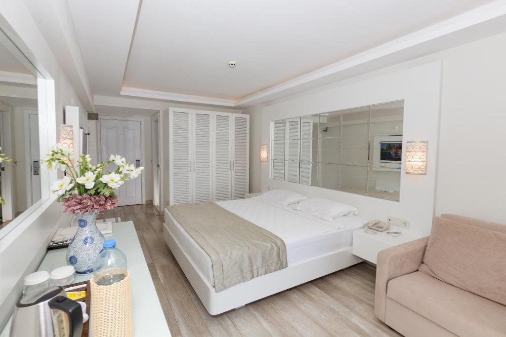Hotel Mavi Deniz - Habitación Cuádruple Con Vista Al Jardín