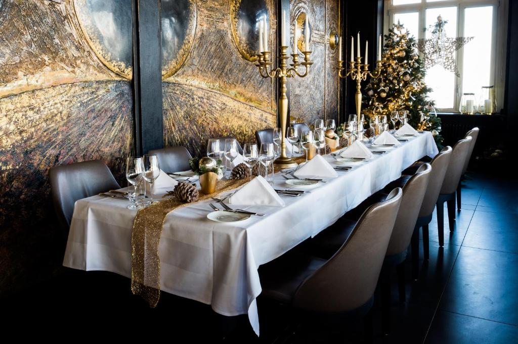 Hotel UTO KULM car-free hideaway in Zurich - Resim 38