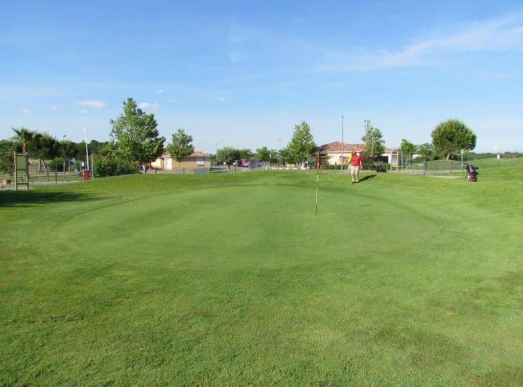 Zaplecze golfowe tego apartamentu lub w pobliżu