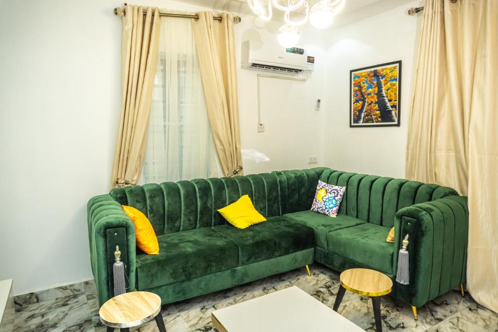 Posezení v ubytování Live By The Water 2-Bed-Apt With FAST Wi-Fi And Secured