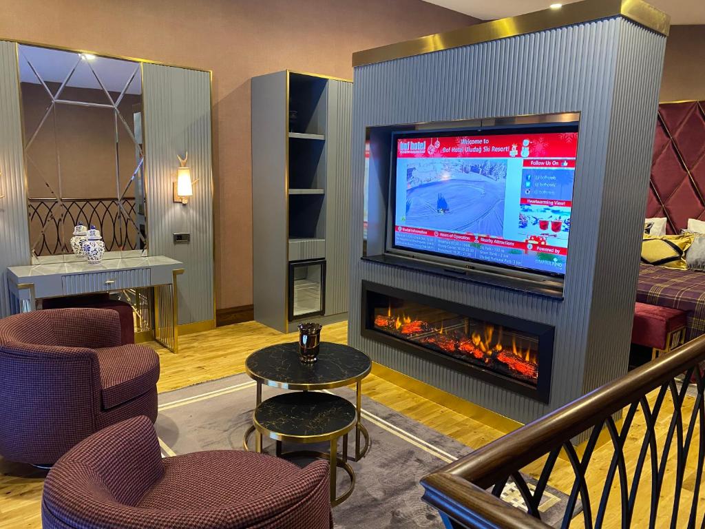 Телевизор и/или развлекательный центр в Bof Hotels Uludağ Ski&Luxury Resort All Inclusive