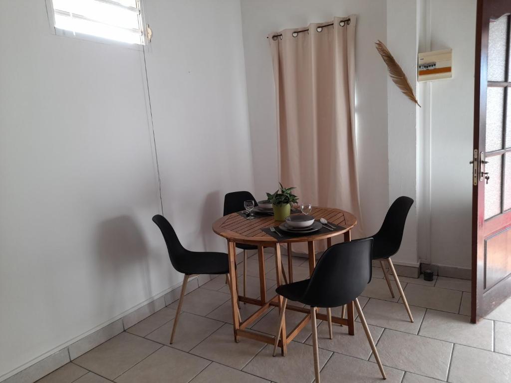 Fotografie z fotogalerie ubytování Appartement Mezzanine v destinaci Fort-de-France