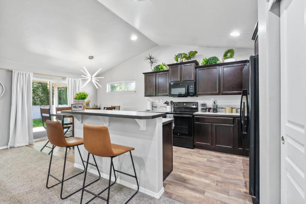Stoddard Trailhead Central Nampa Home - Sleeps 10 - Huis Met Drie Slaapkamers