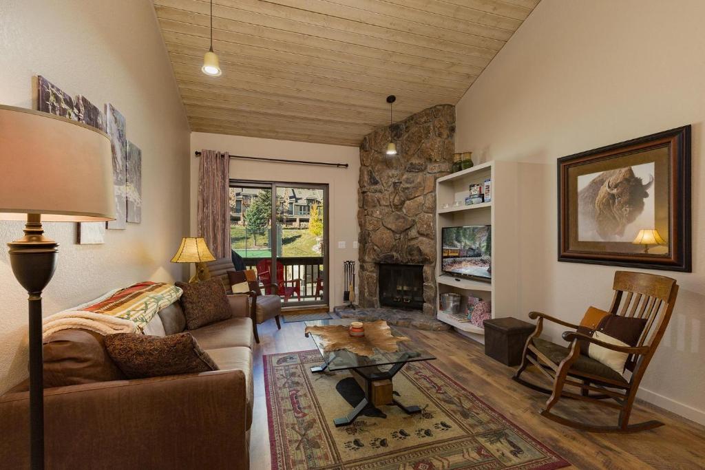 Cascade Village 364 - Housity